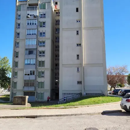 Cozy Near Metro & Airport * Lisbona