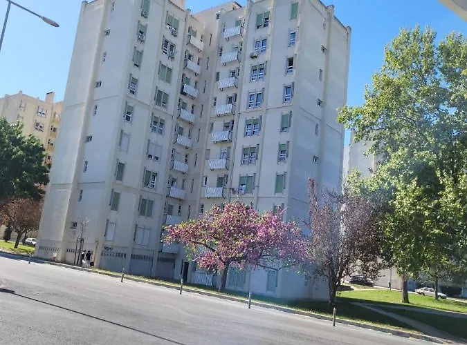 Cozy Near Metro&airport Lizbona