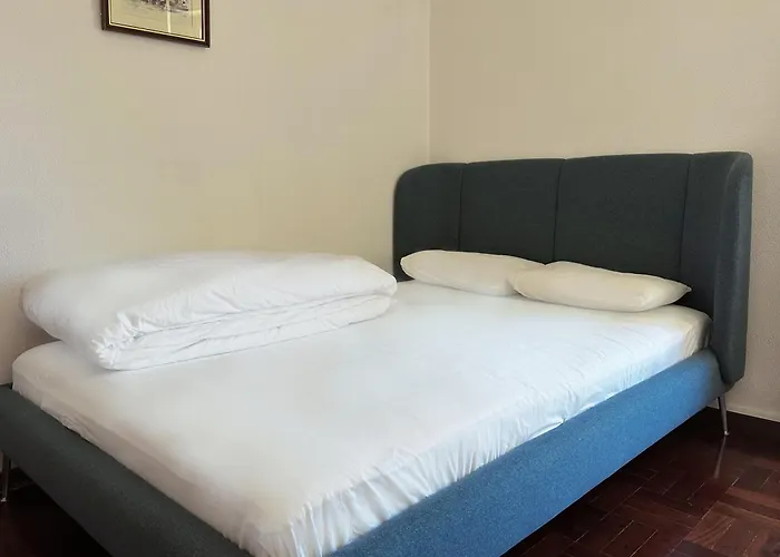 Cozy Near Metro & Airport *