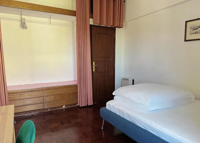 Cozy Near Metro & Airport Accommodatie bij particulieren