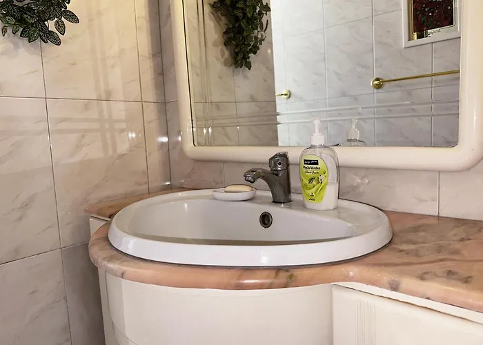 Cozy Near Metro&airport * Lizbona