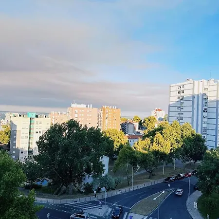 Δωμάτια σε οικογενειακή κατοικία Cozy Near Metro & Airport
