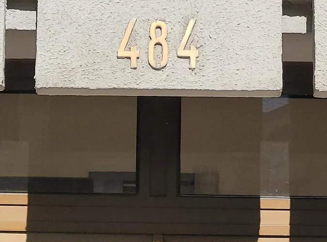 Privat bolig Cozy Near Metro & Airport